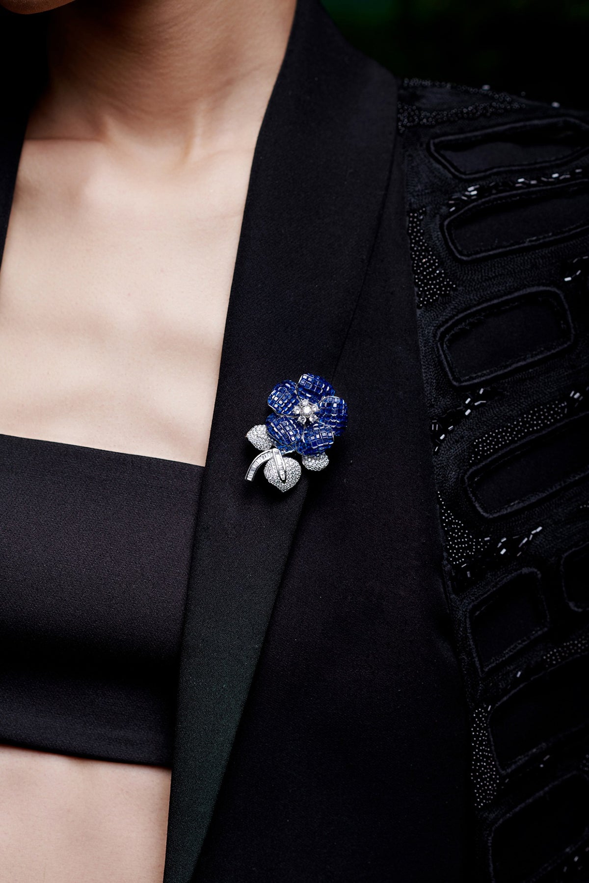 White Rhodium Finish Sapphire Spinel Stone Floral Brooch In Sterling Silver