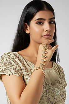 Gold Finish Pearl Hathphools