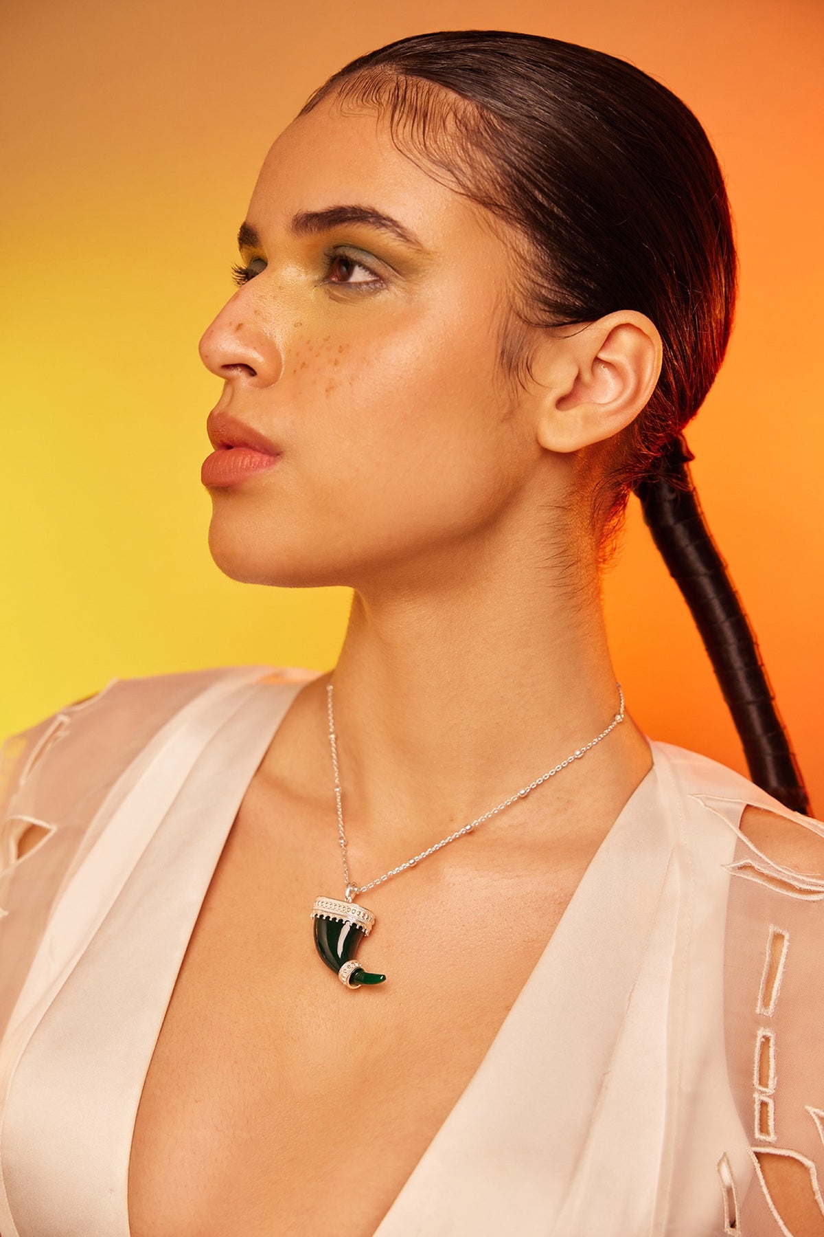 White Finish Silver Embellished Pendant Chain Necklace In Sterling Silver