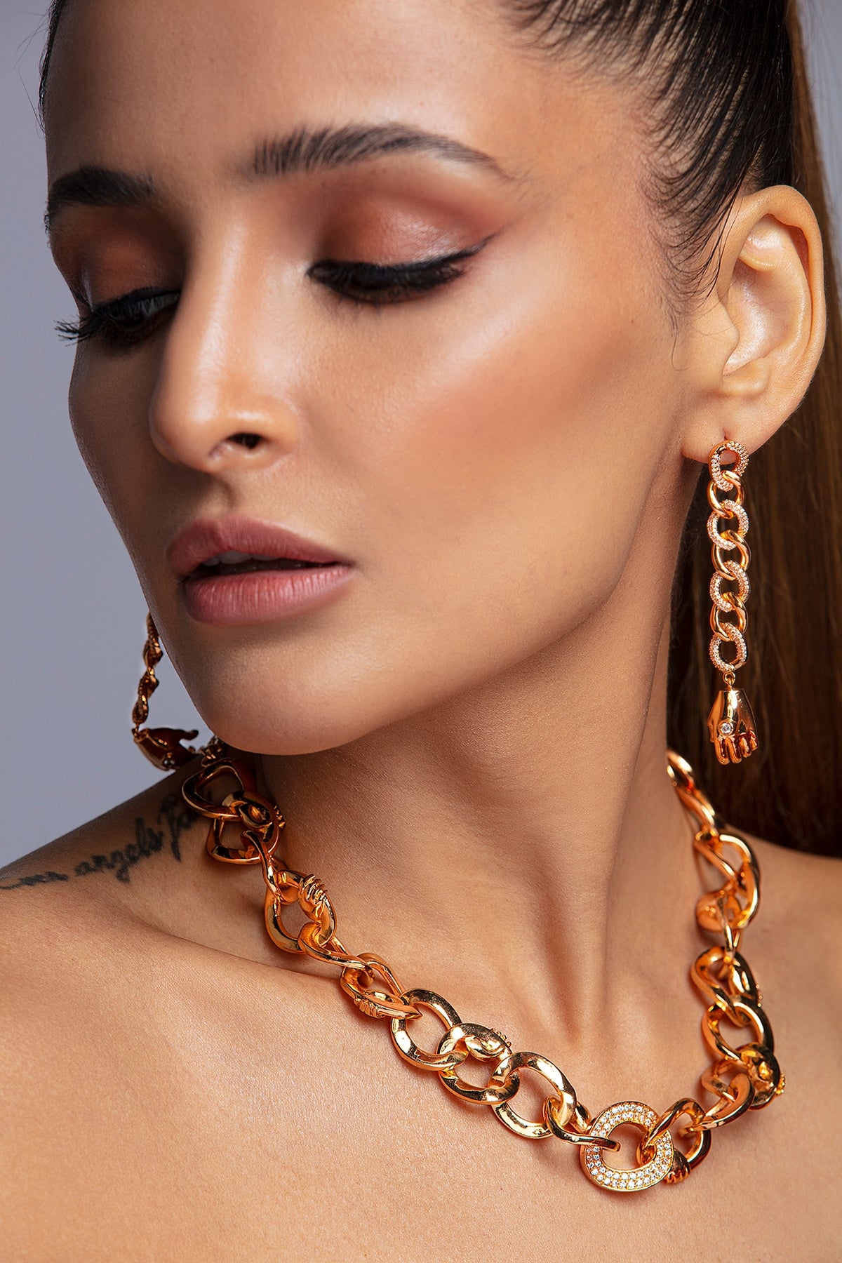 Gold Finish Zircon Textured Necklace