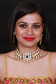 Gold Finish Moissanite Kundan Choker Necklace In Sterling Silver