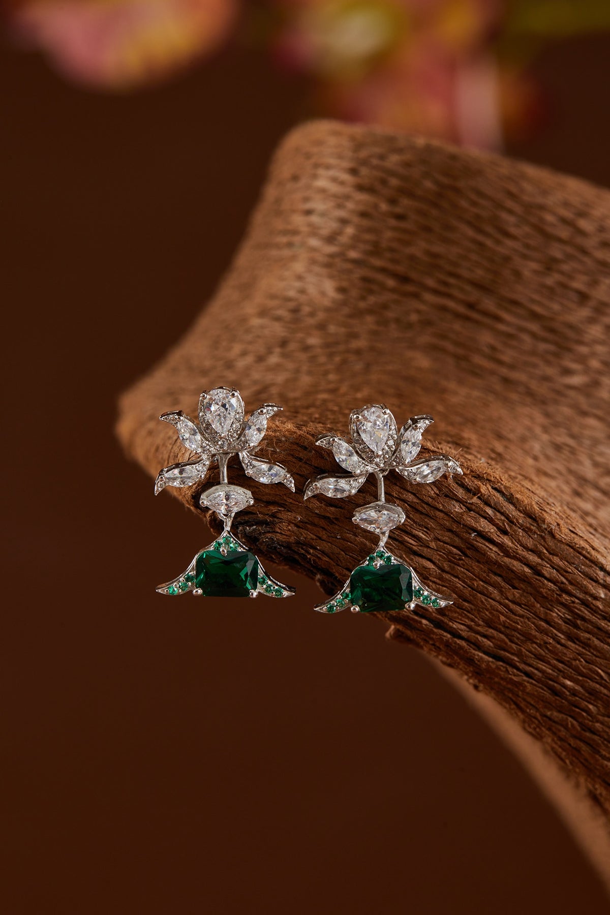 White Finish Zircon & Emerald Pendant Necklace Set In Sterling Silver