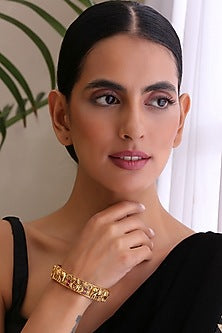 Gold Finish Kundan Polkis Kada