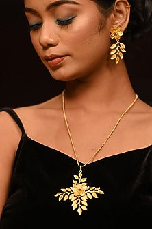 Gold Finish Floral Necklace