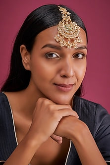 Gold Finish White Imitation Kundan Maang Tikka
