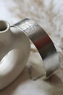 Matte Silver Finish Adjustable Mandra Choker Necklace