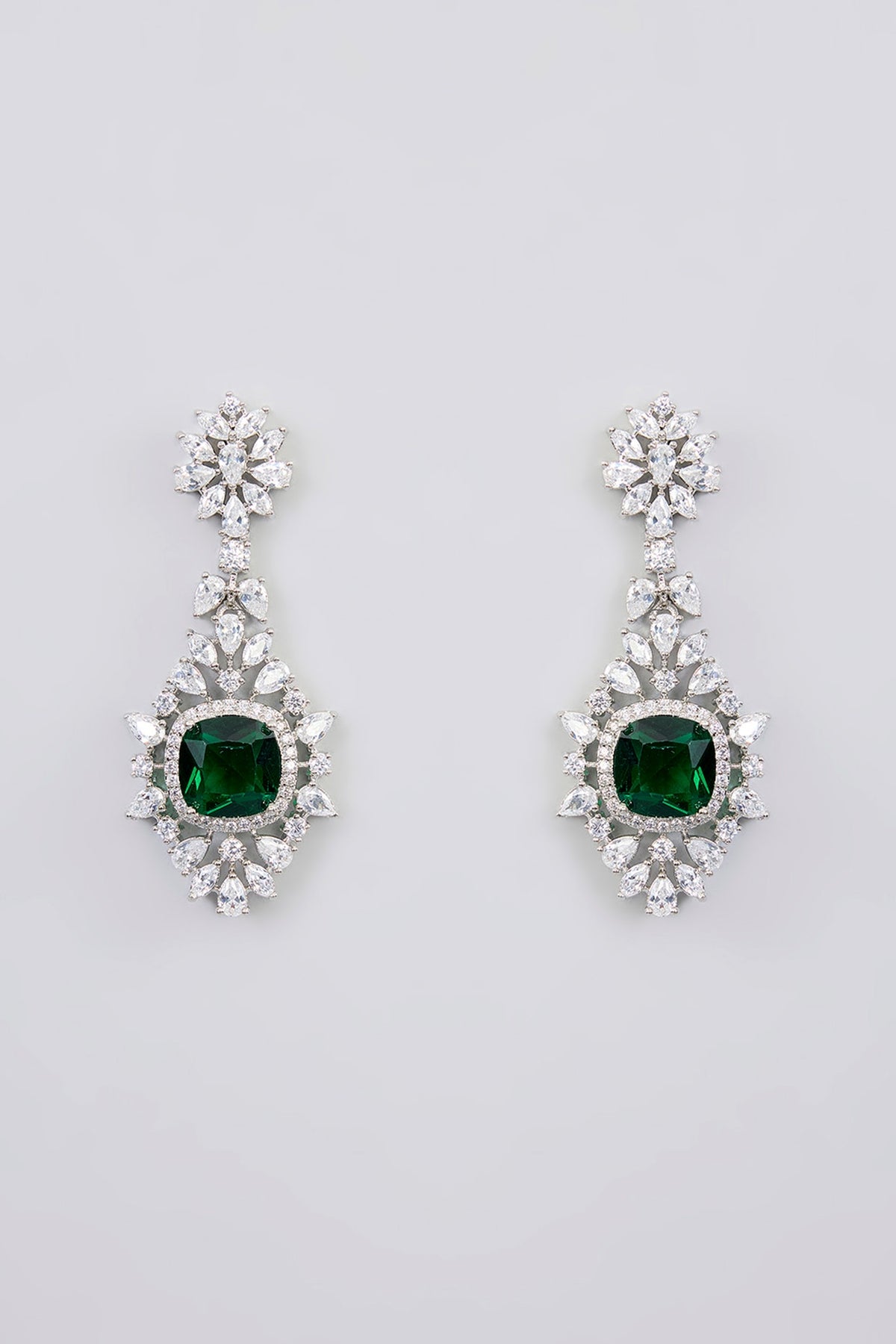 White Finish Diamond & Emerald Stone Choker Necklace Set