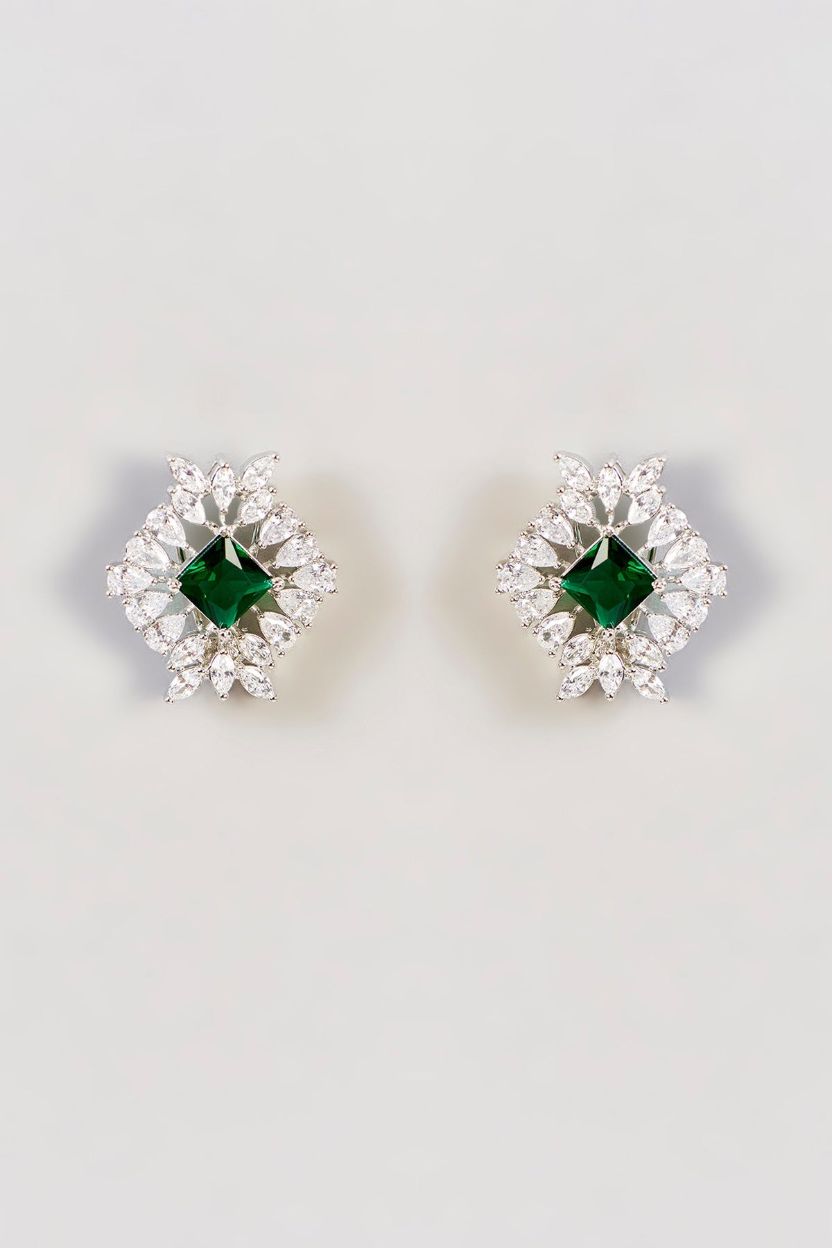 White Finish Diamond & Green Stone Choker Necklace Set