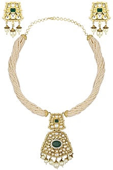 Antique Gold Finish Kundan and Pearl Pendant Set