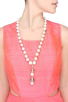 Baroque pearls and studded two tulips string necklace