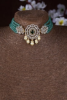 Gold Finish Moissanite Polki & Emerald Green Stone Choker Necklace In Sterling Silver