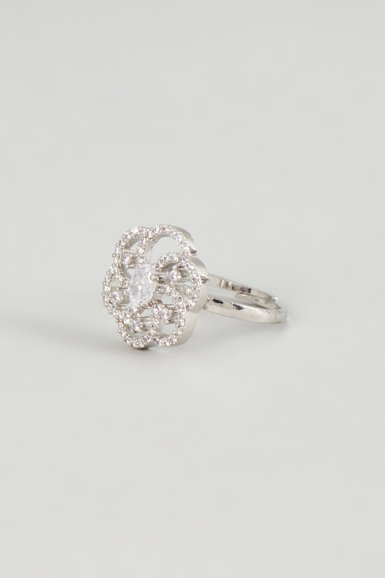 White Finish Zircon Ring