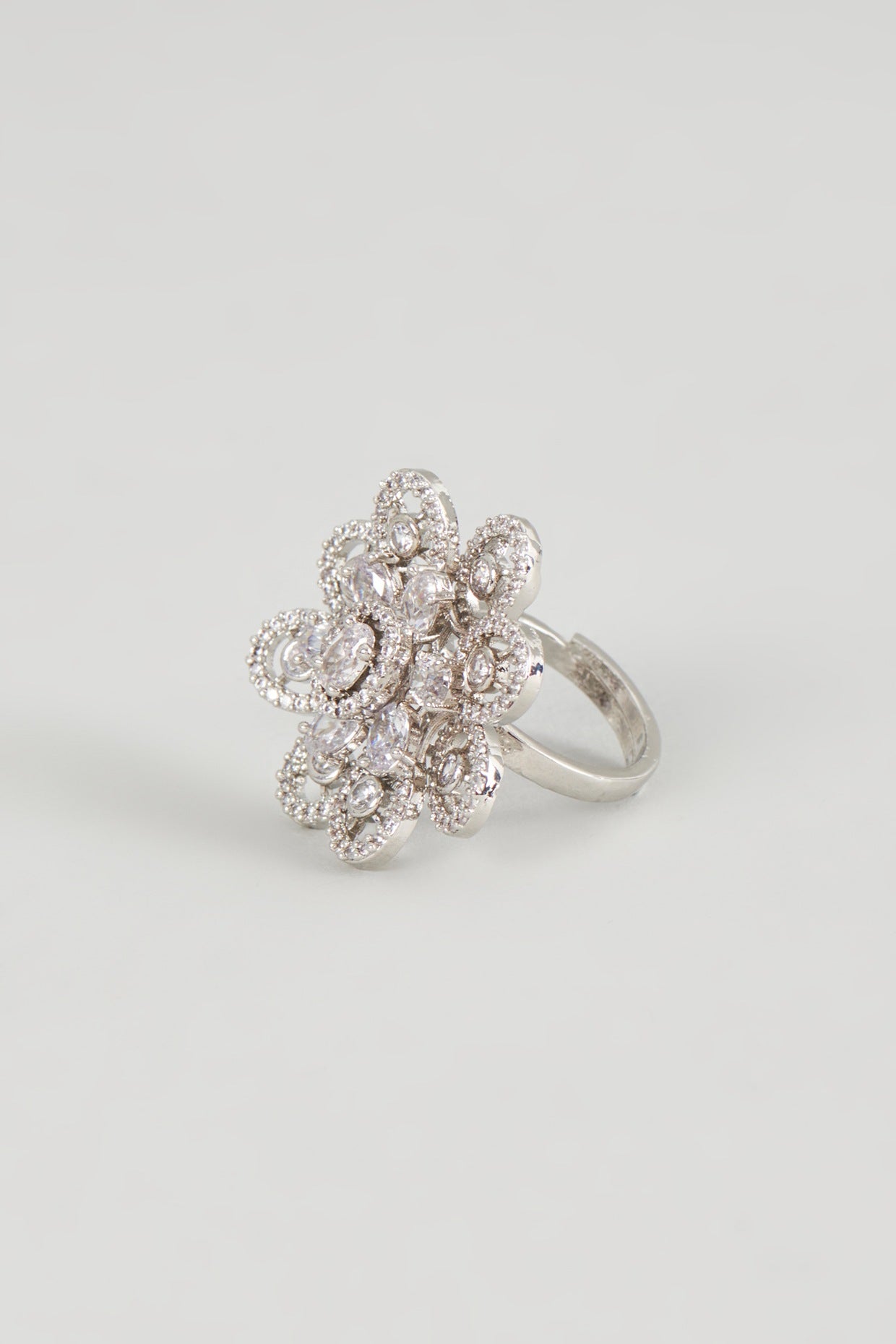White Finish Zircon Ring