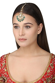 Gold Finish Maang Tikka
