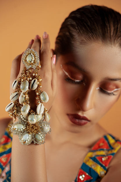 Pearl Embellished Haathphool 