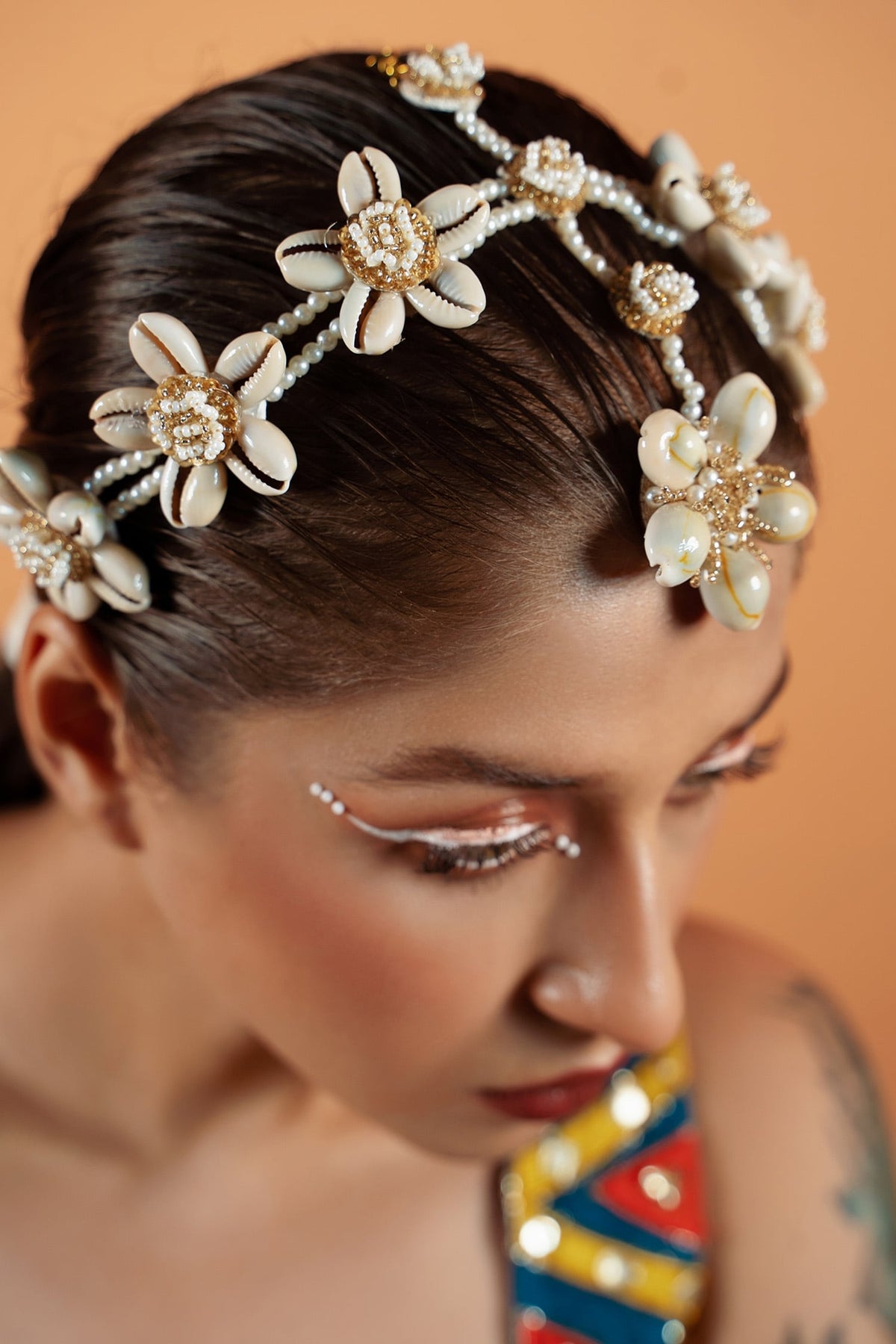 Shell Studded Sheeshpatti 