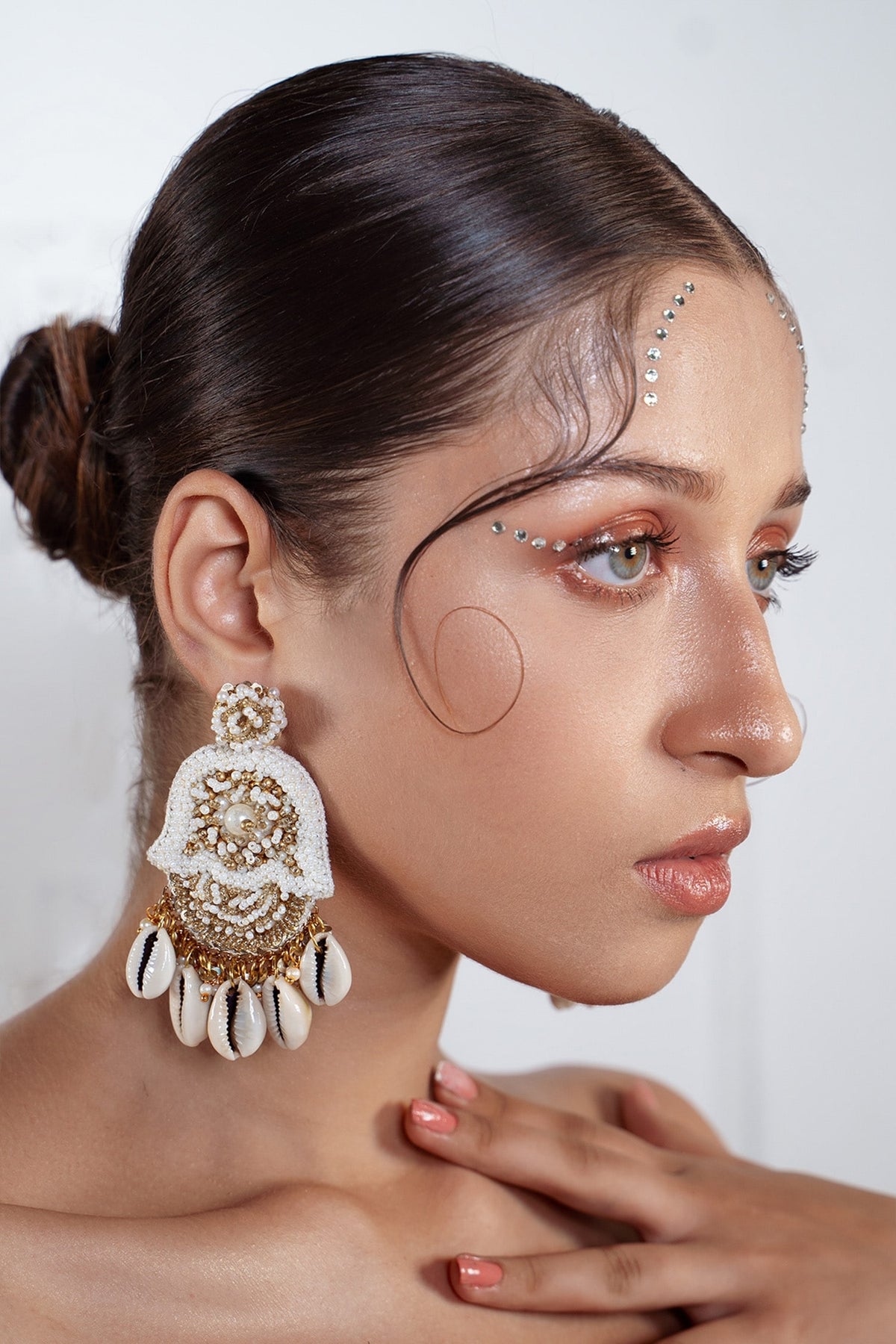 Shell Drop Embellished Earrings 