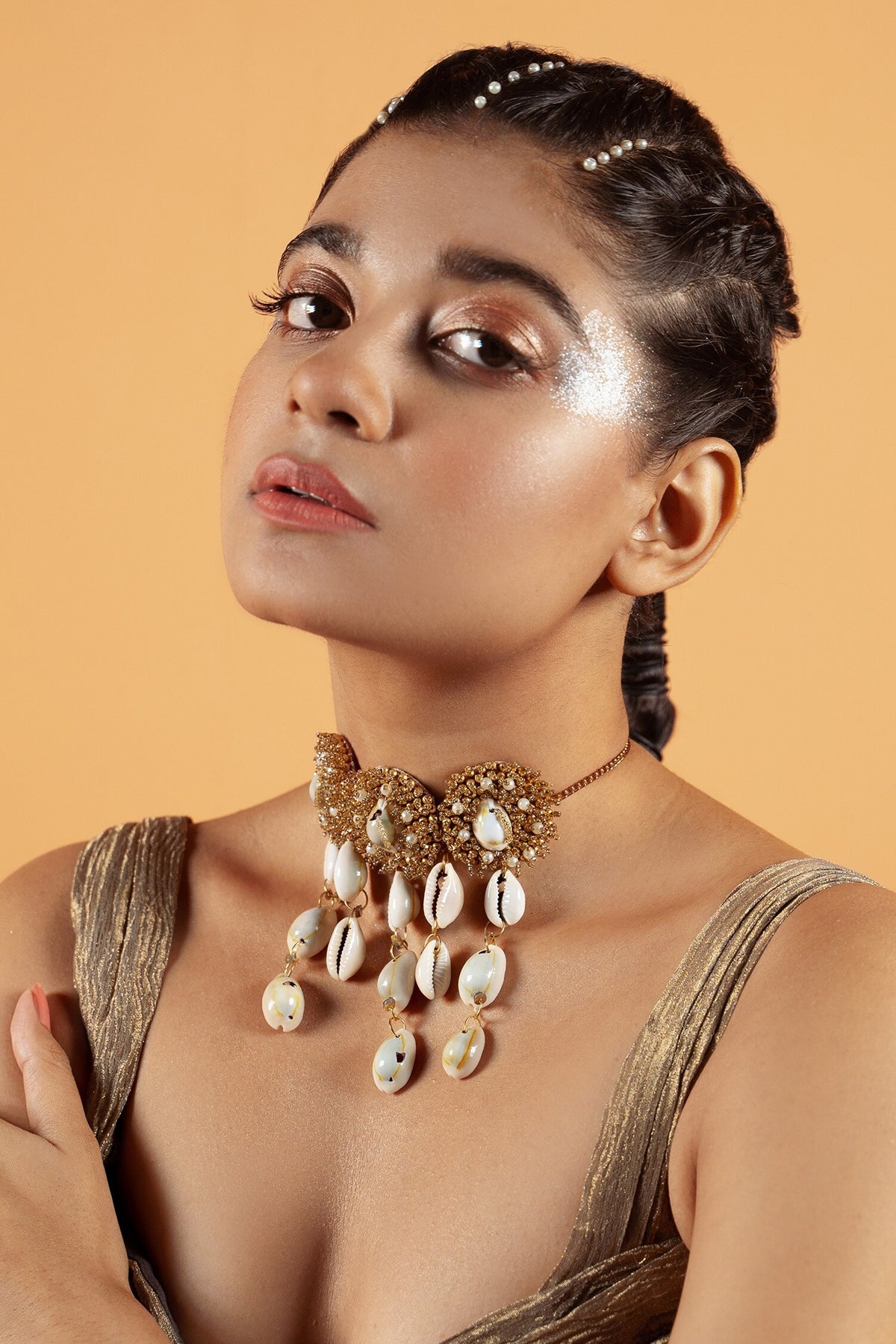 Pearl Embellished Necklace 