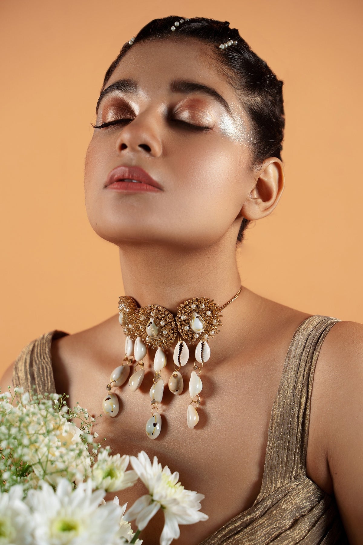 Pearl Embellished Necklace 