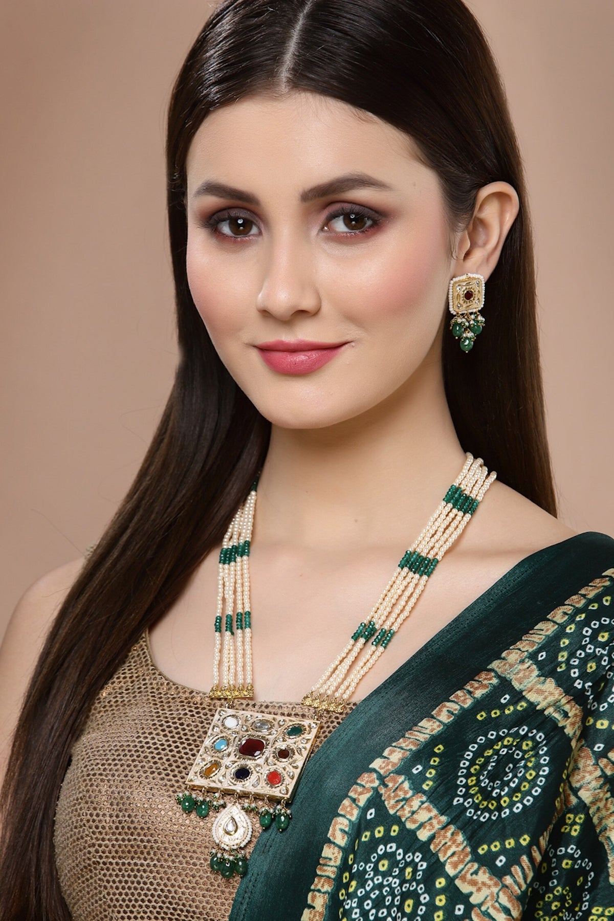 Geometric Shaped Pendant Necklace Set 