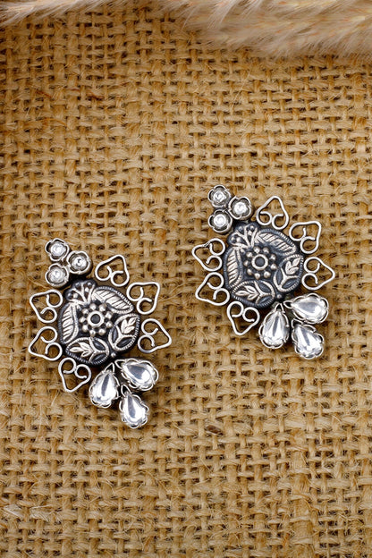 Noor Leaf Carved Earrings 