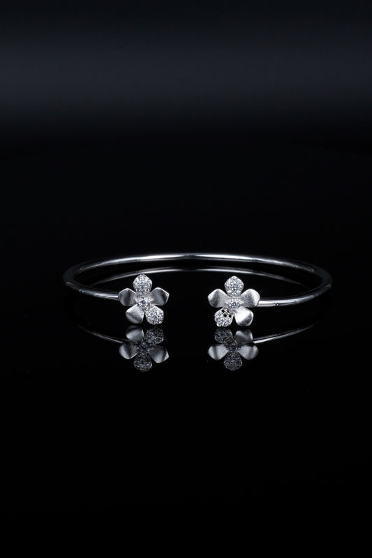 Anabia Floral Charming Open Bracelet 