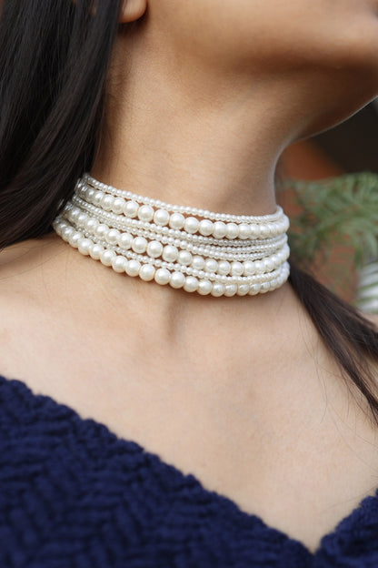 Delicate Pearl Choker Necklace 