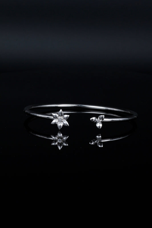 Nadia Asymmetric Floral Bracelet 