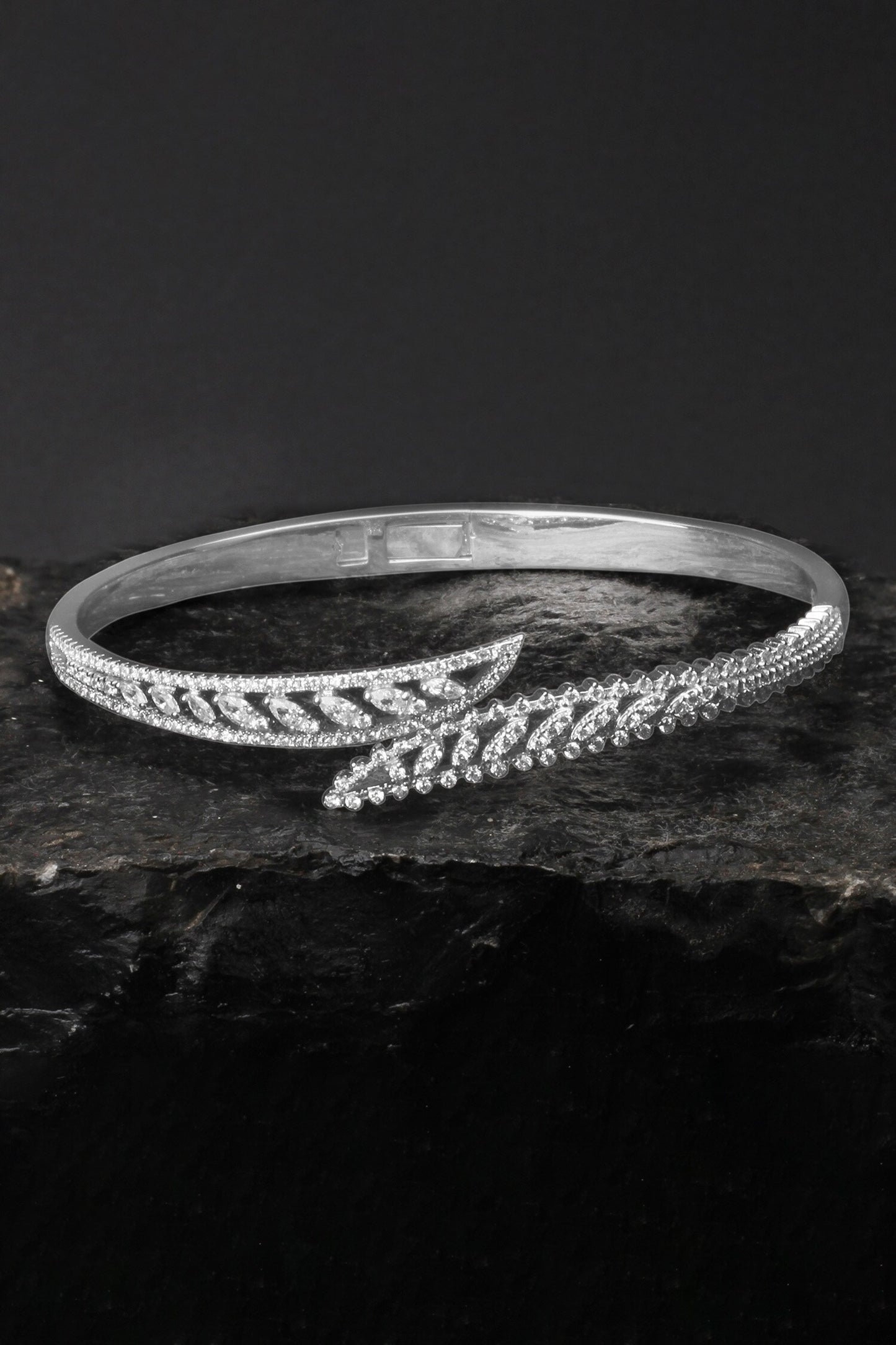 Saira Embellished Bracelet 