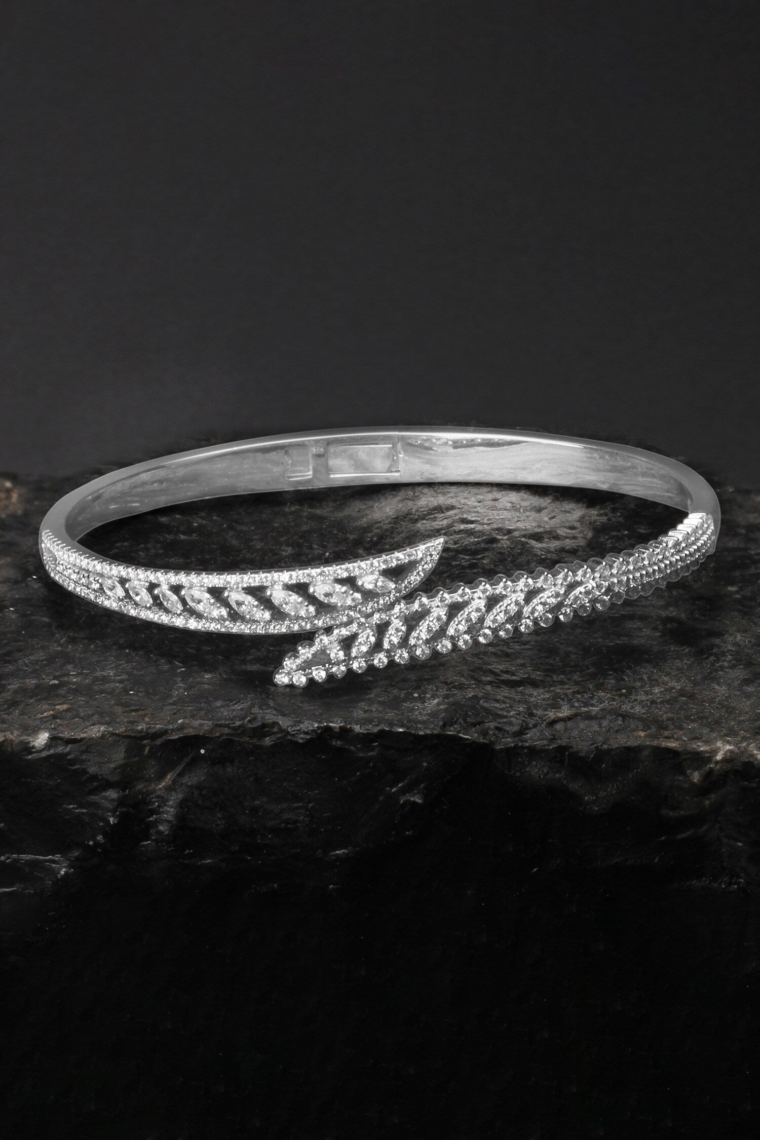 Saira Embellished Bracelet 