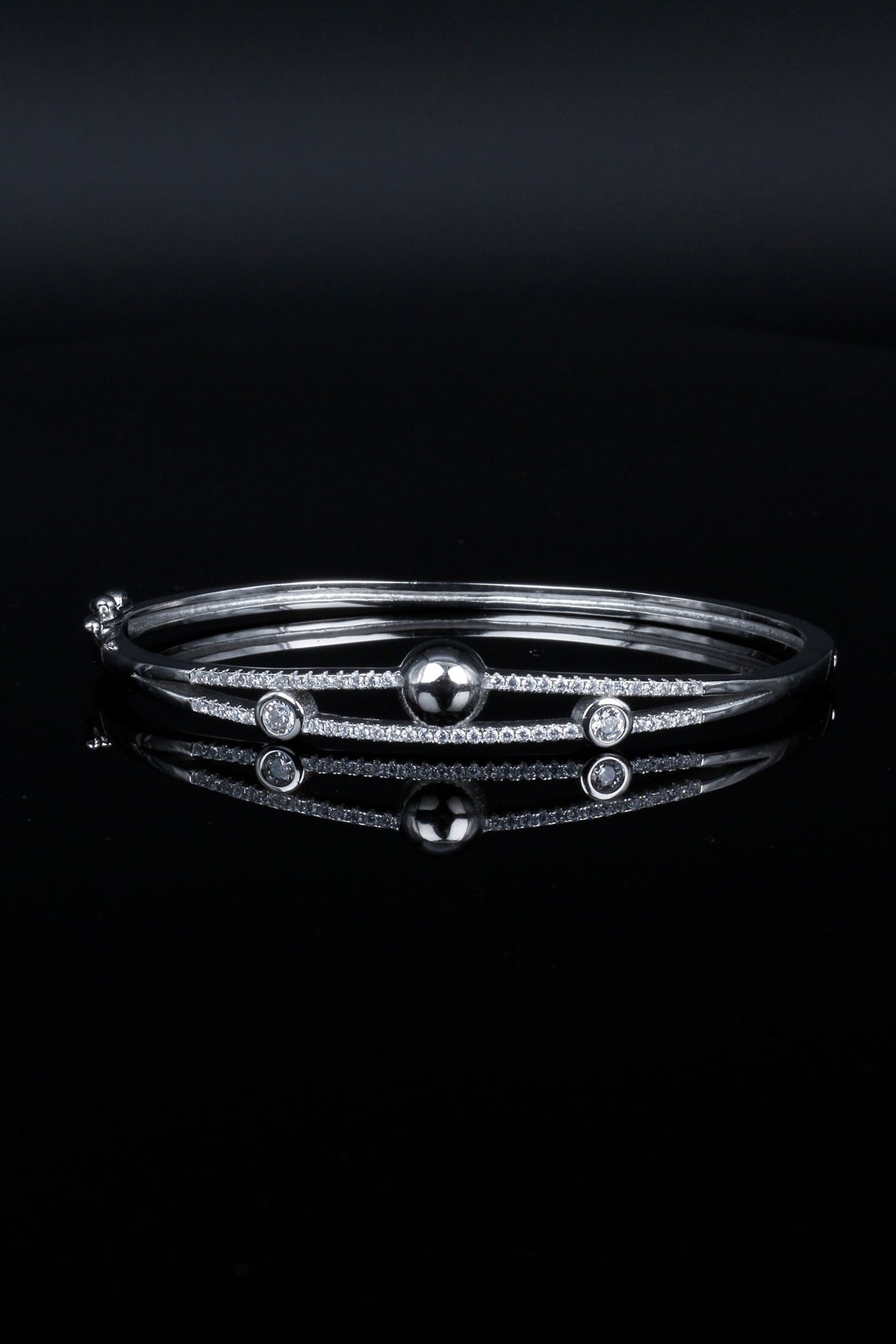 Naaz Embellished Bracelet 