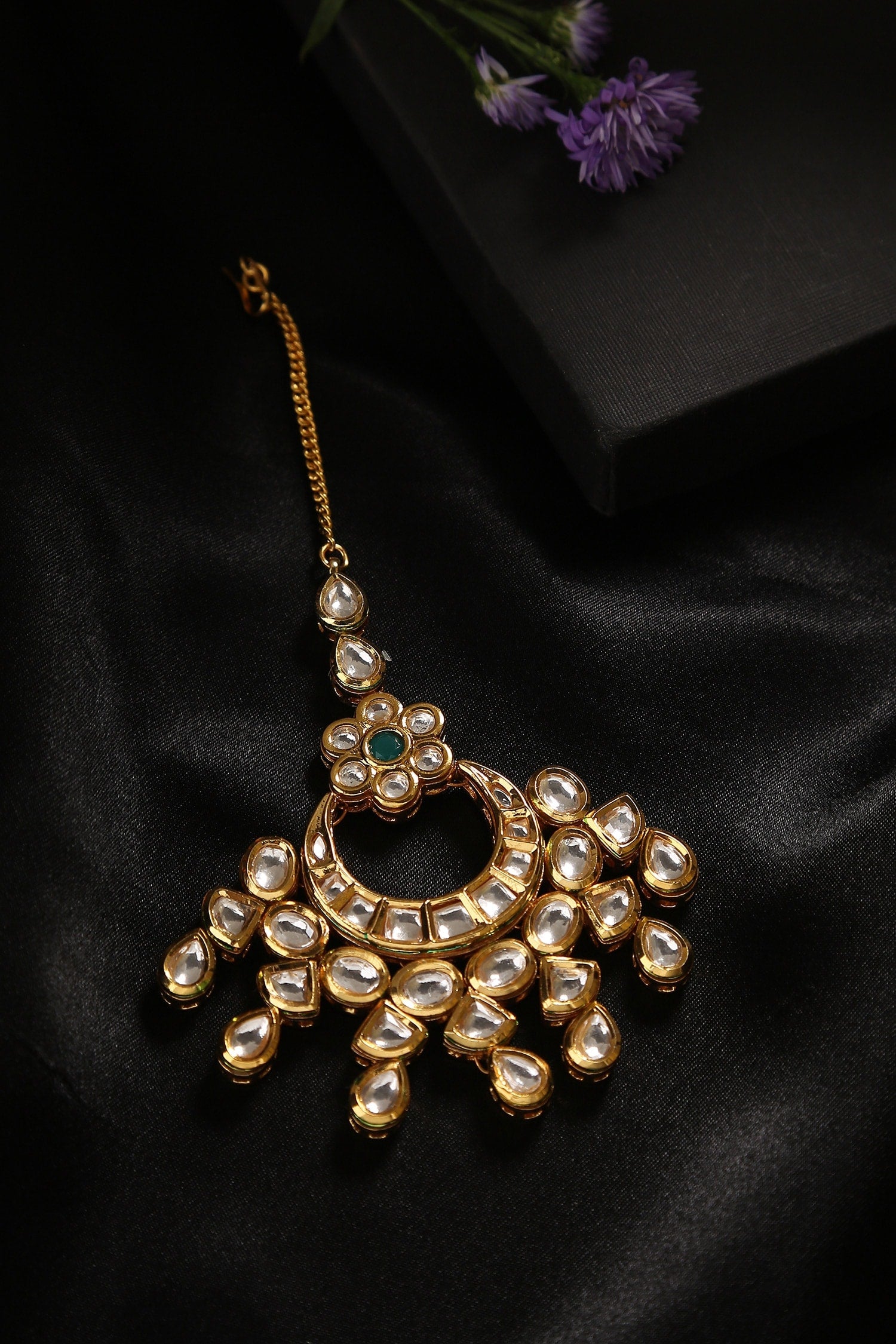 Geometric Embellished Maangtika 