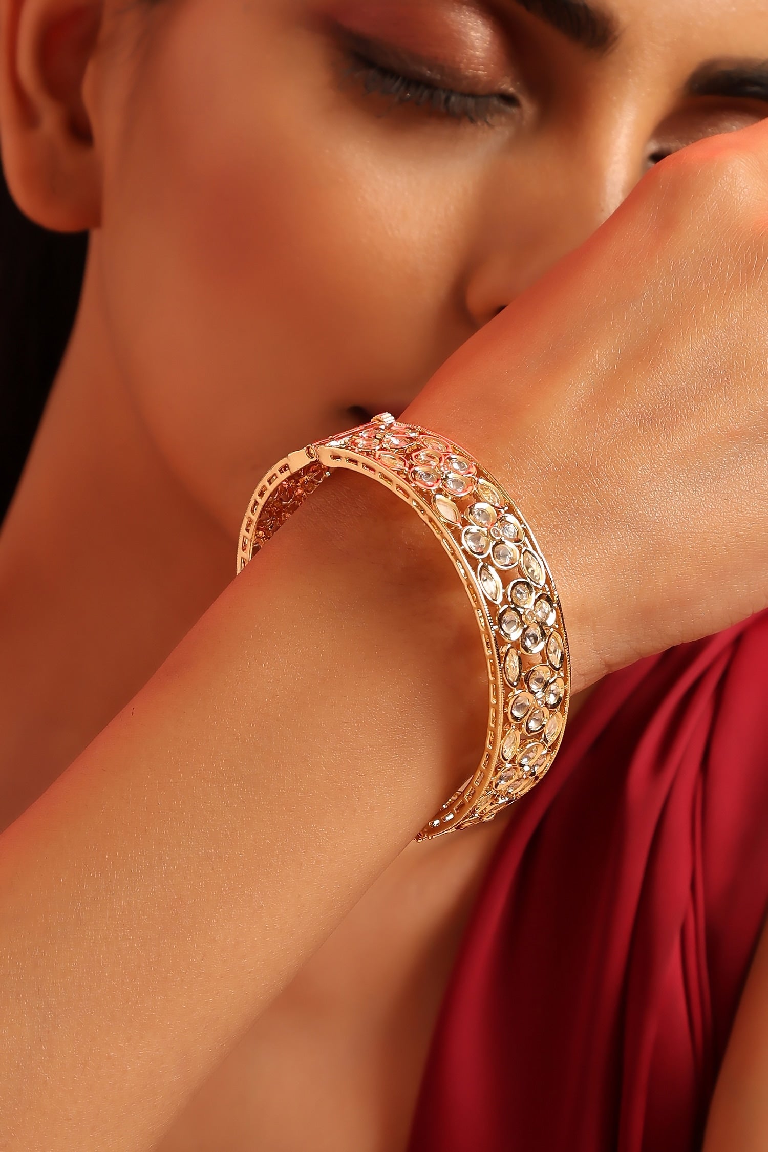 Floral Cut Work Pattern Kada 