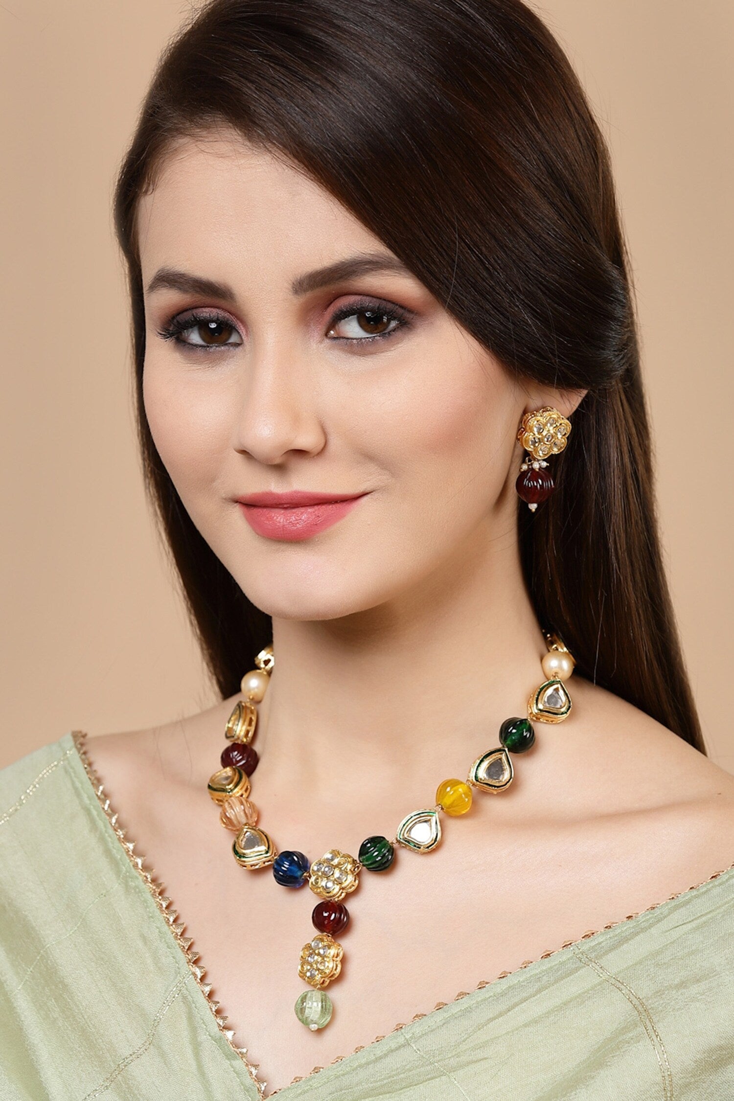 Emerald Embellished Necklace 