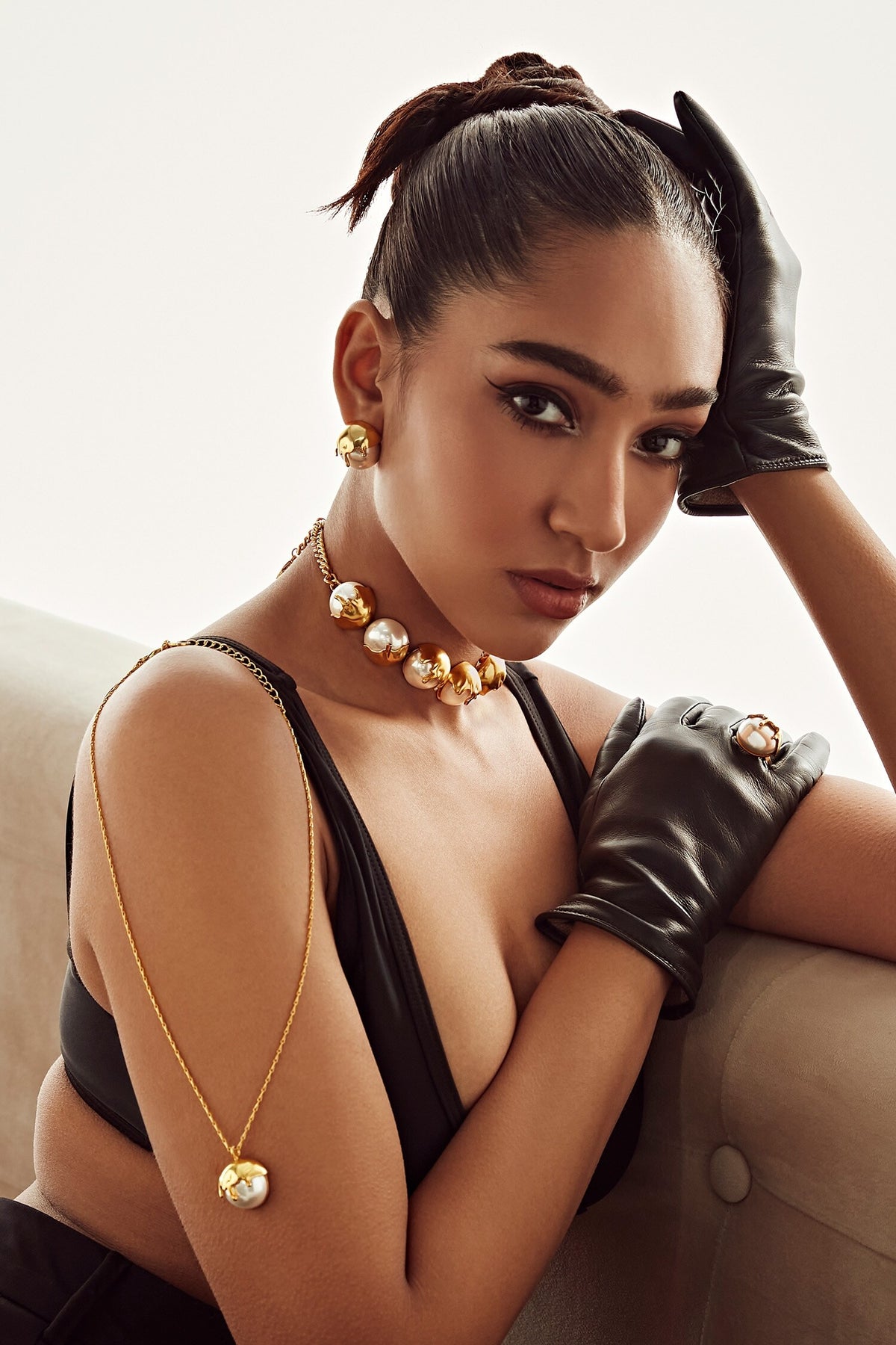 Dune Pearl Encrusted Choker 