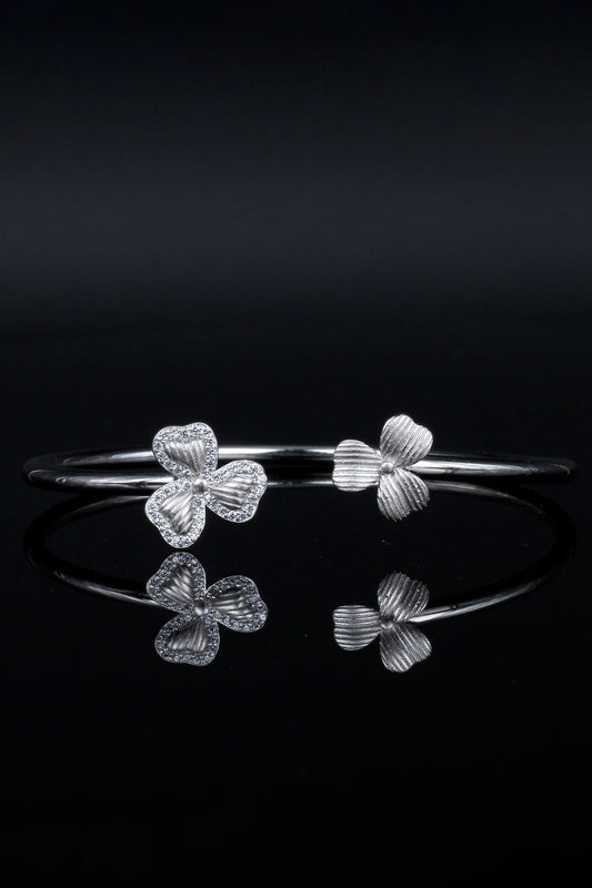 Jannat Clover Open Bracelet 