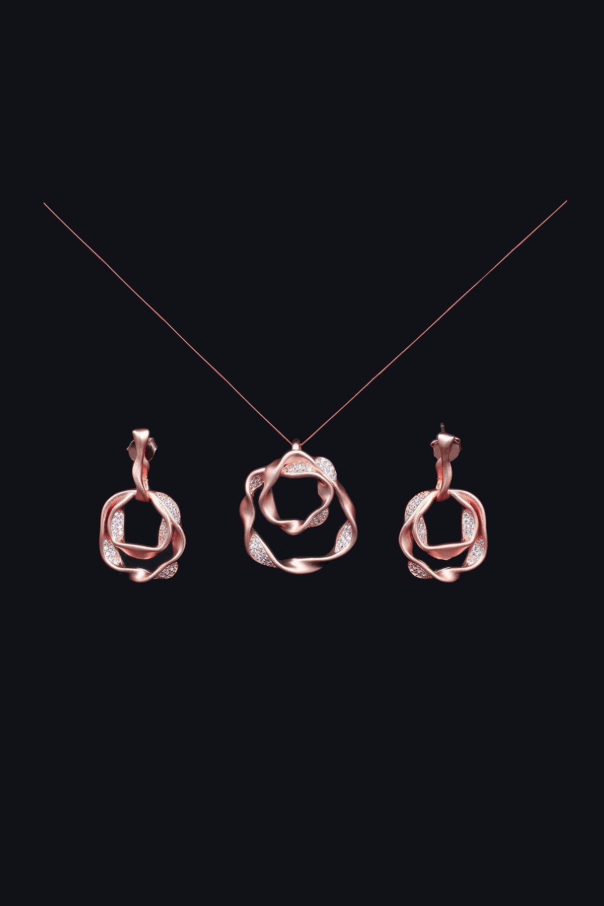 Zoya Swirl Pendant With Earrings 