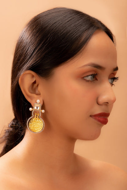 Metal Carved Kundan Earrings 