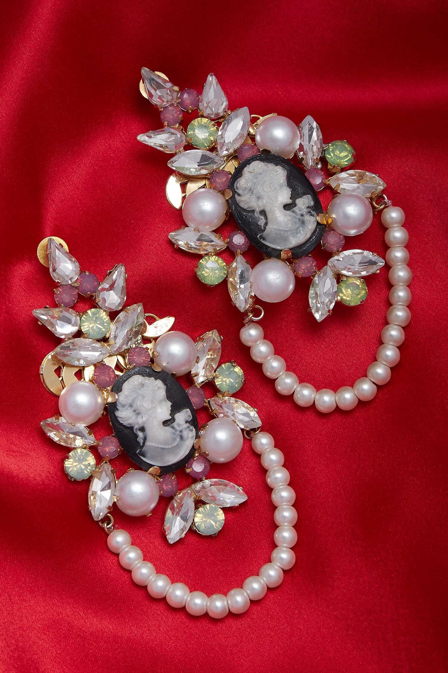 Stone earrings 