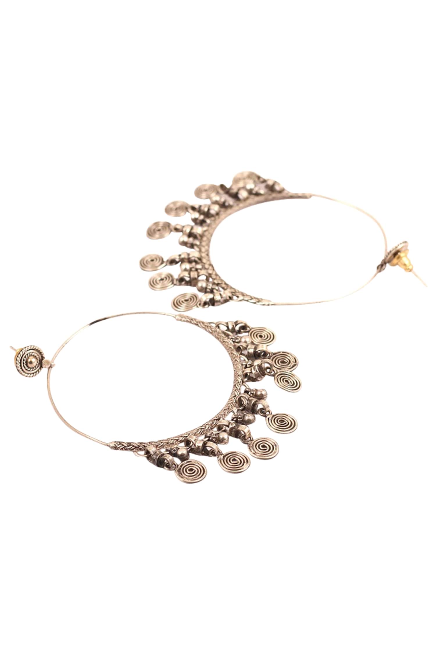 Circular drop earrings 