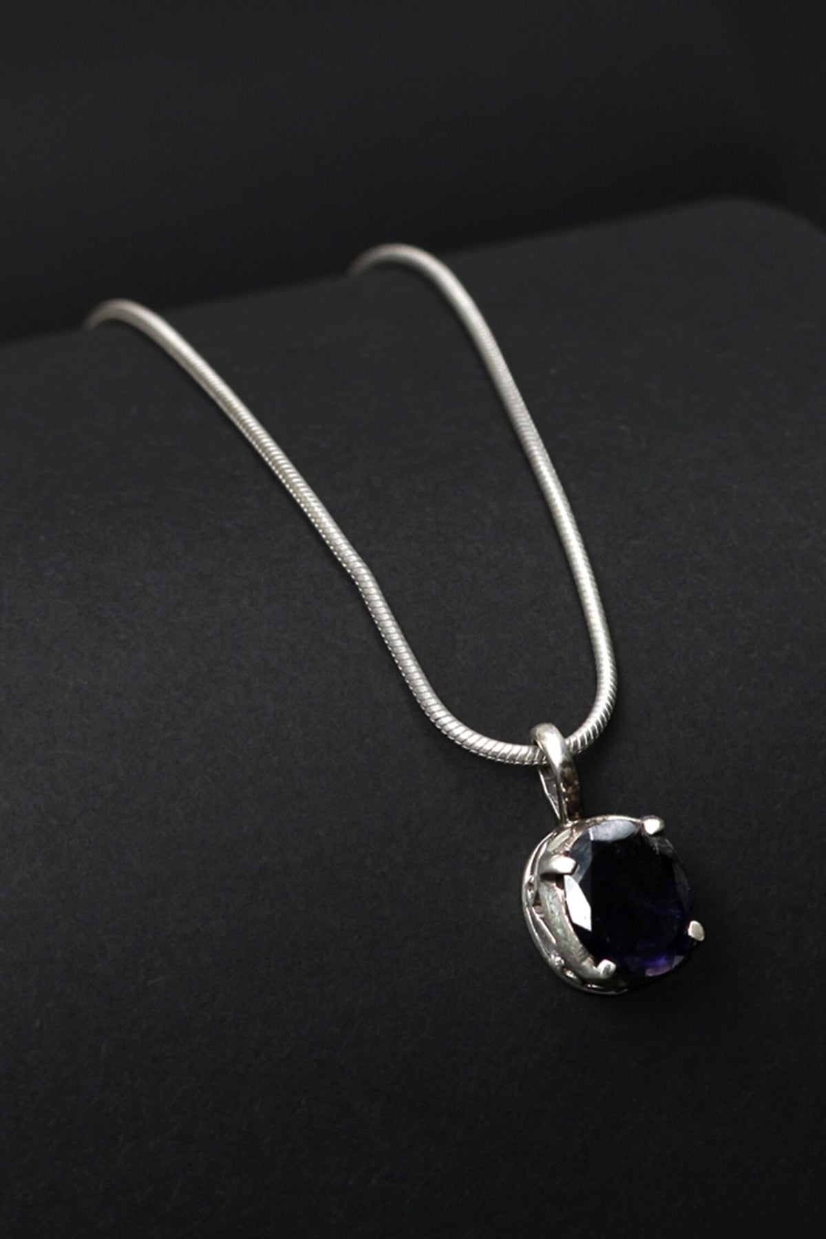 Stone Pendant Necklace 