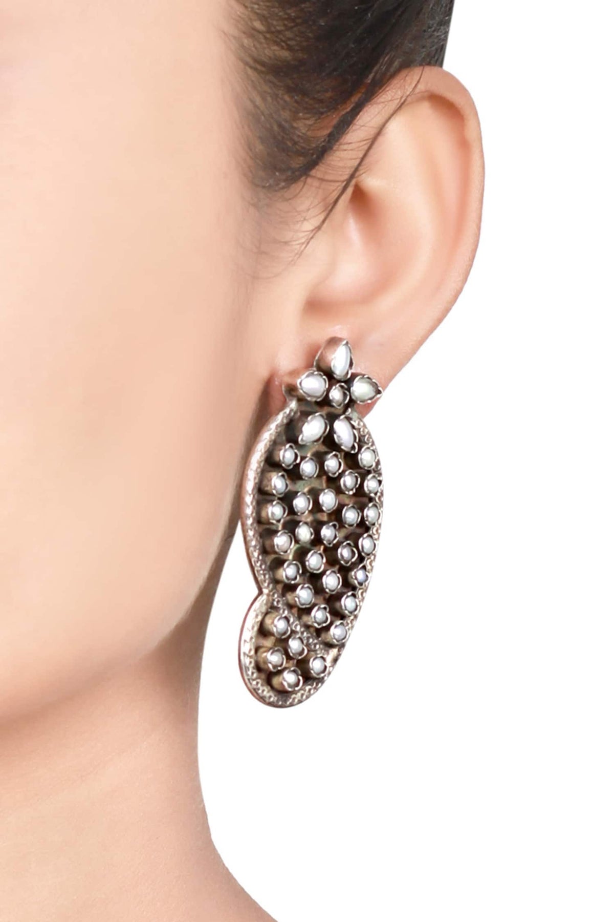 Carved Stud Earrings 