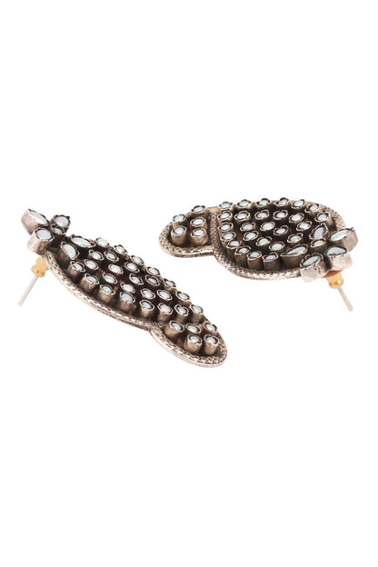 Carved Stud Earrings 