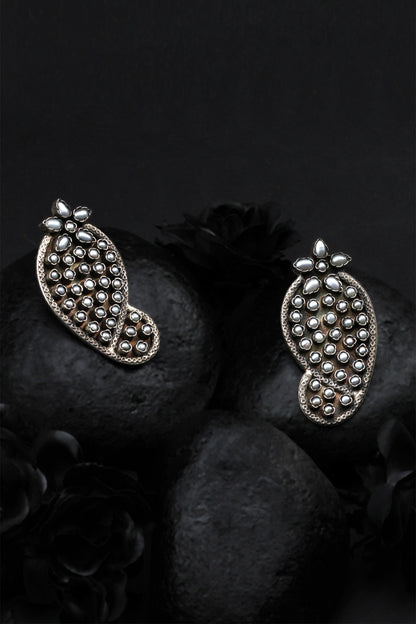 Carved Stud Earrings 