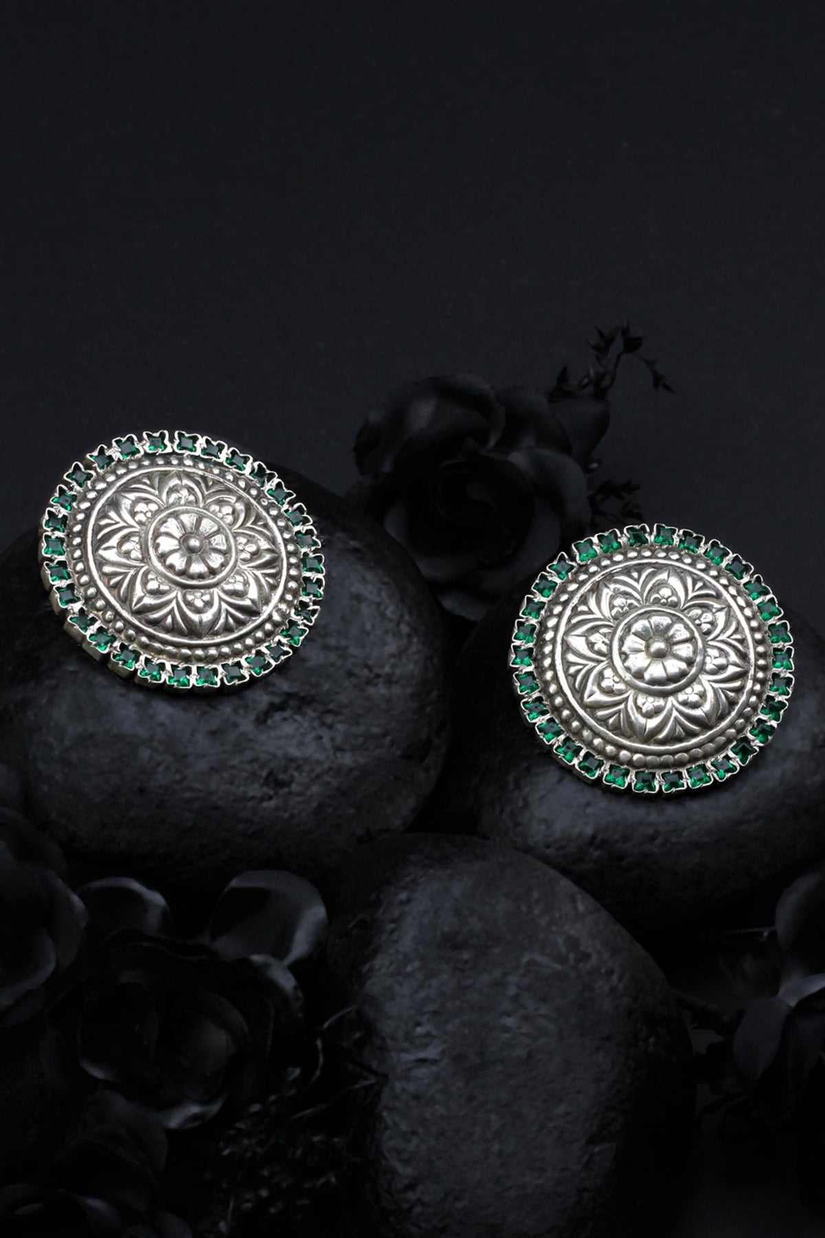 Carved Stud Earrings 