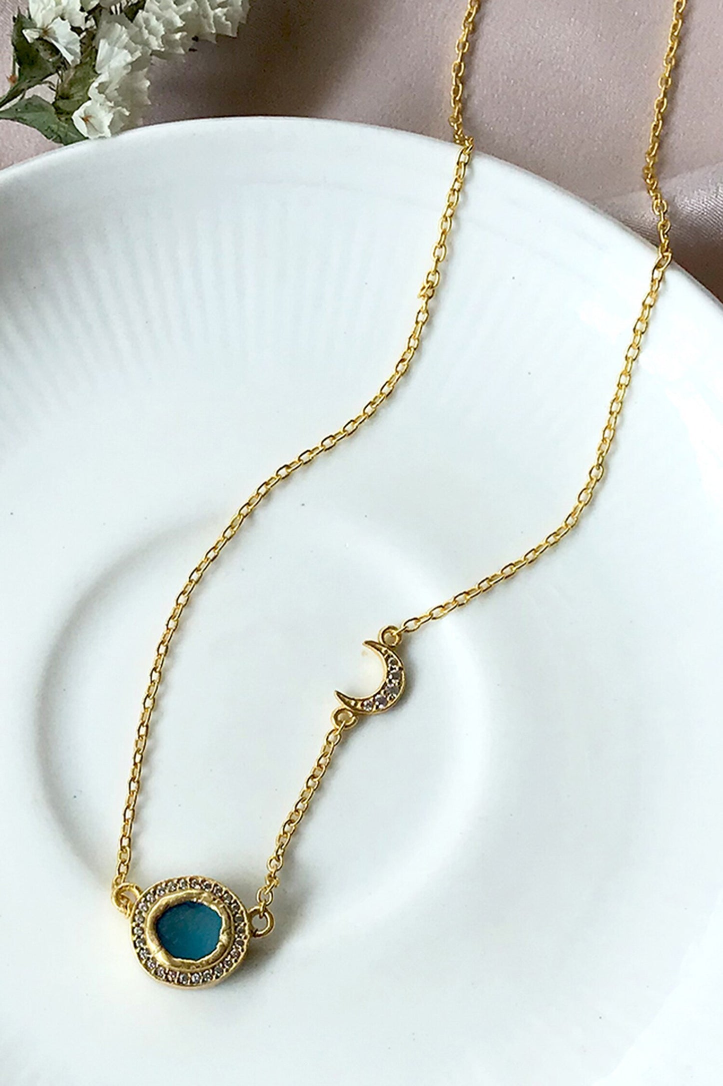Studded Pendant Necklace 
