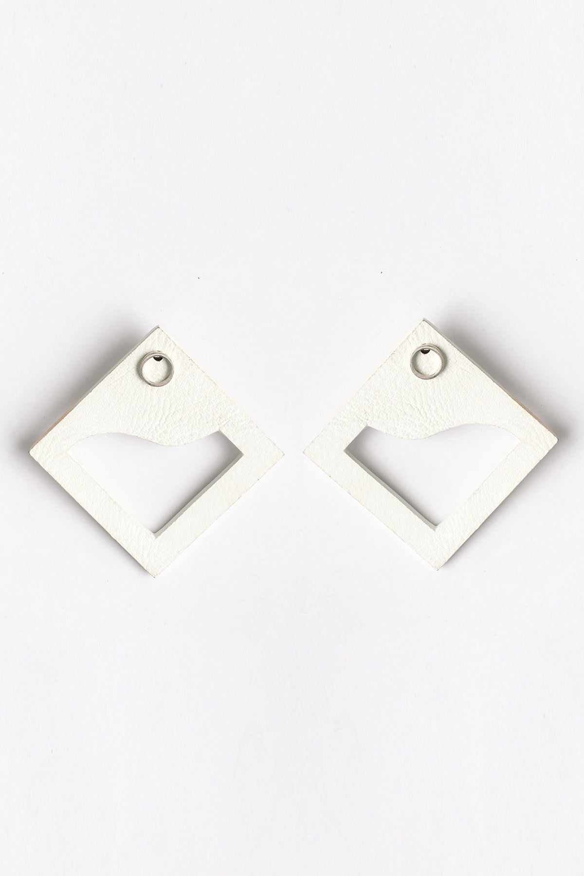 White Cutout Square Stud Earrings 