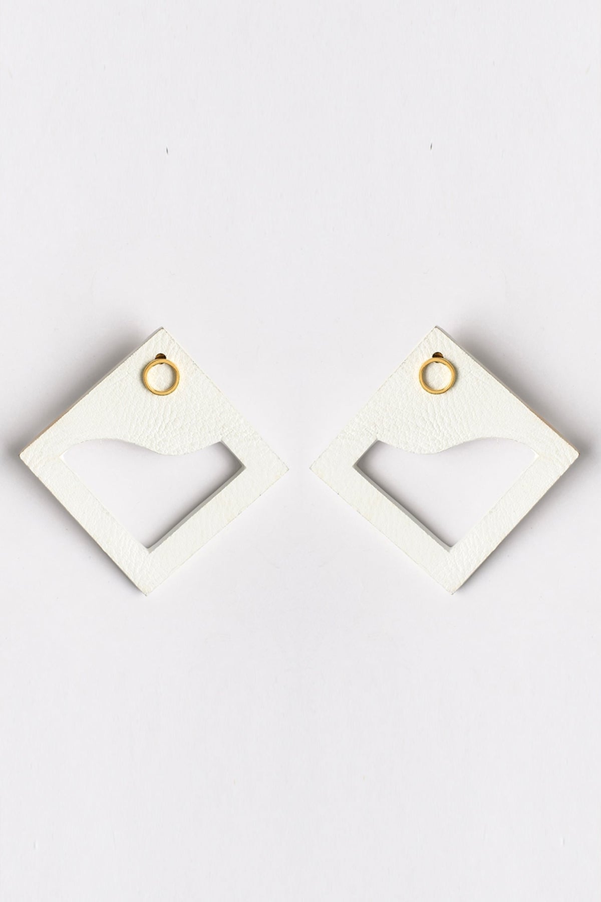 White Cutout Square Stud Earrings 