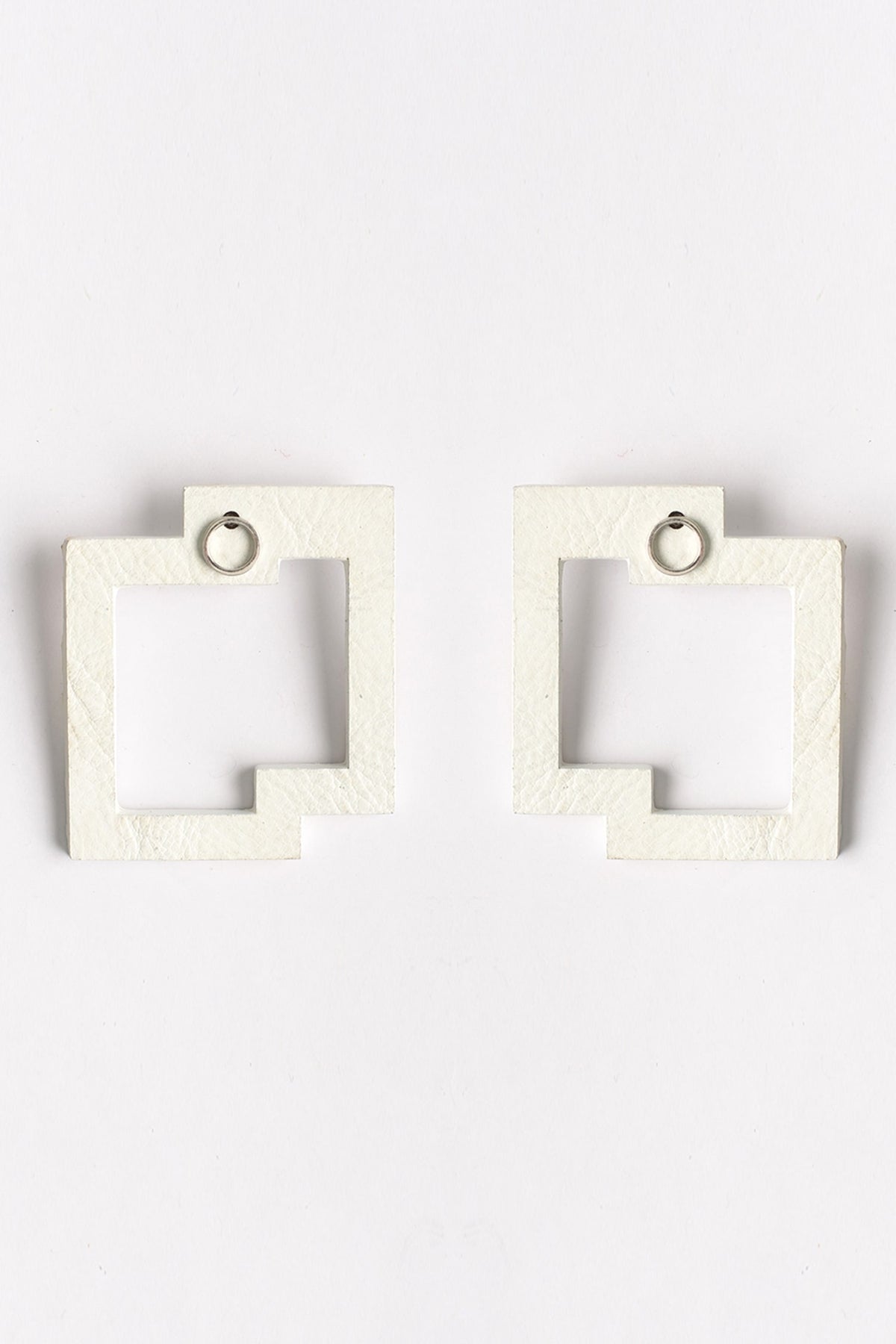 White Cutout Textured Stud Earrings 