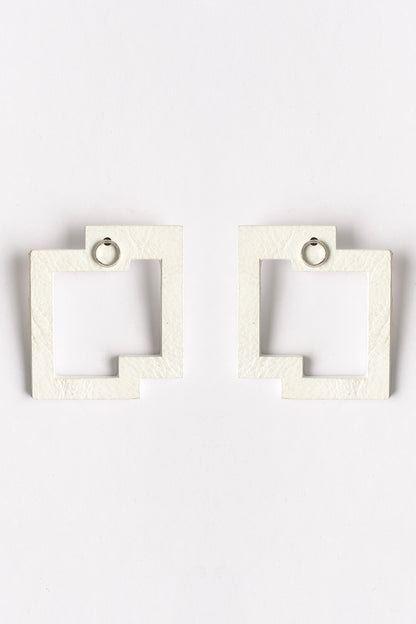 White Cutout Textured Stud Earrings 